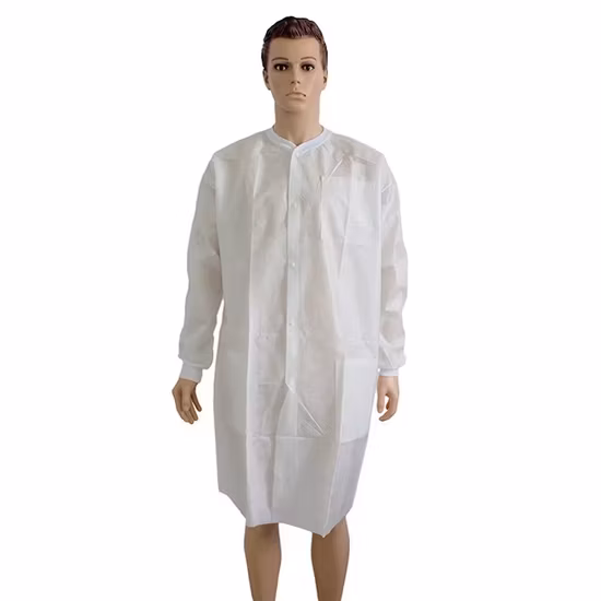 Bon uniforme de vêtements de travail jetables de blouse de laboratoire protectrice avec attache à crochets et boucles
